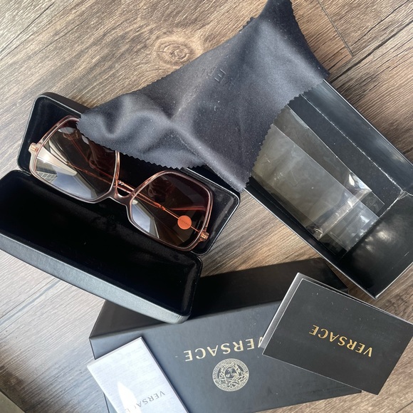 Sunglasses - Picture 4 of 7